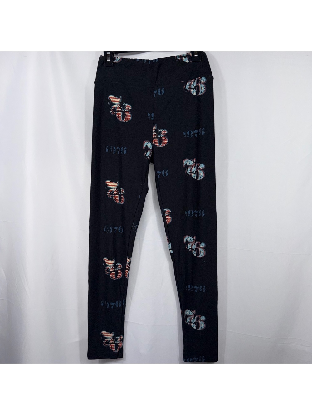 LuLaRoe OS Black 1976 Americana Print Leggings